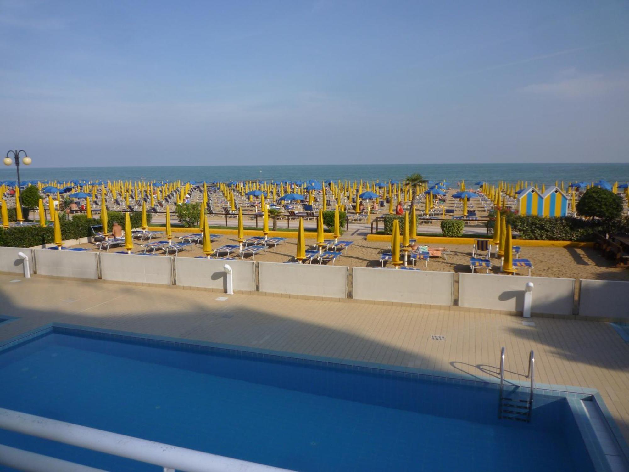 Semiramis Lägenhet Lido di Jesolo Exteriör bild