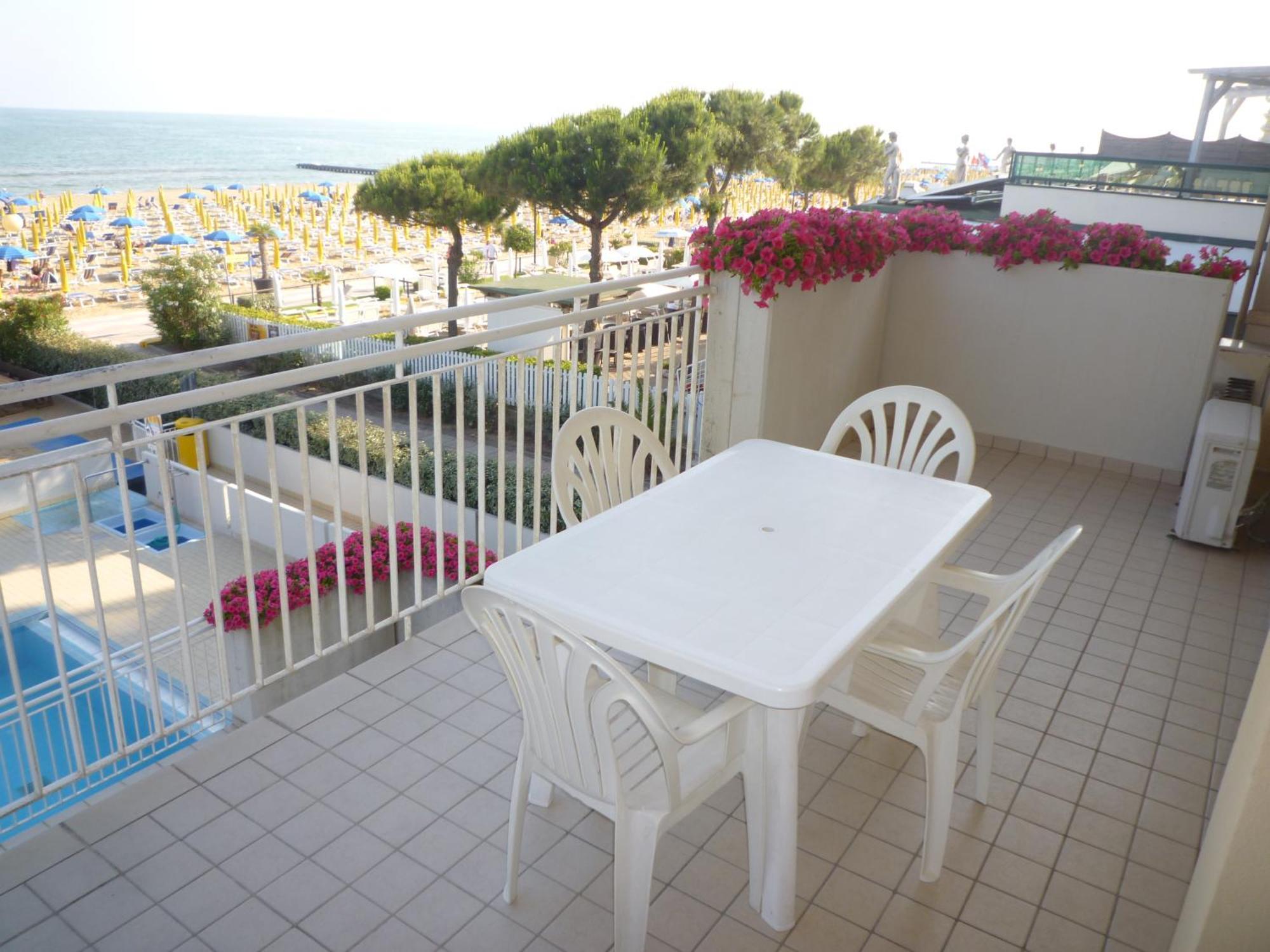 Semiramis Lägenhet Lido di Jesolo Exteriör bild